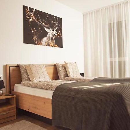 5 Dream Apartment 5 Cu Parcare Privata Орадя Экстерьер фото