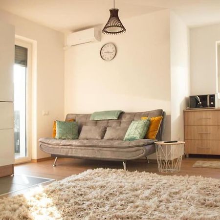 5 Dream Apartment 5 Cu Parcare Privata Орадя Экстерьер фото