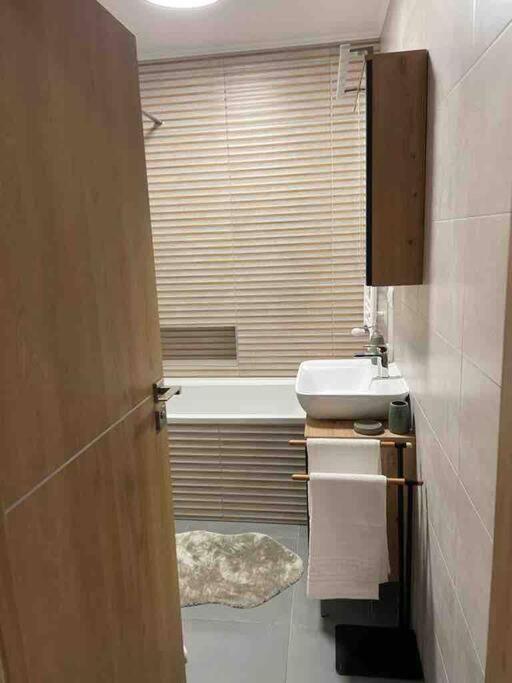 5 Dream Apartment 5 Cu Parcare Privata Орадя Экстерьер фото